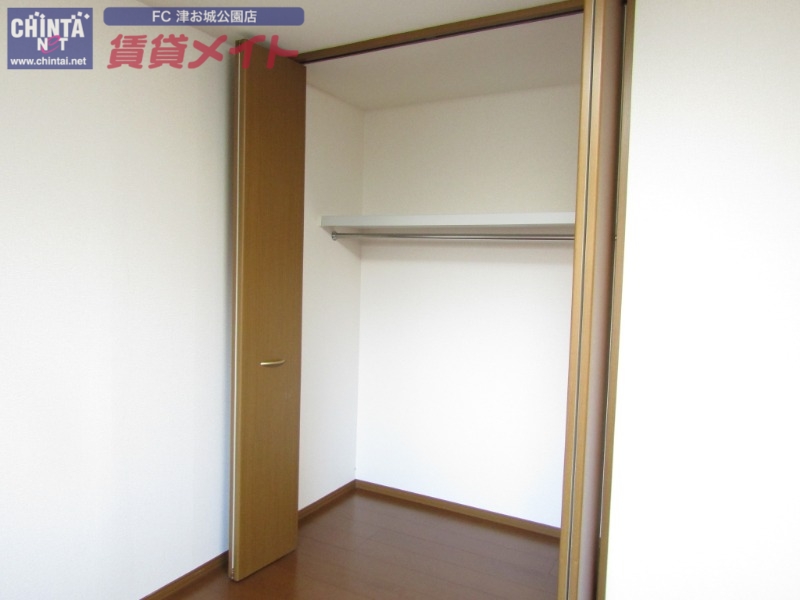 収納　同型参考写真