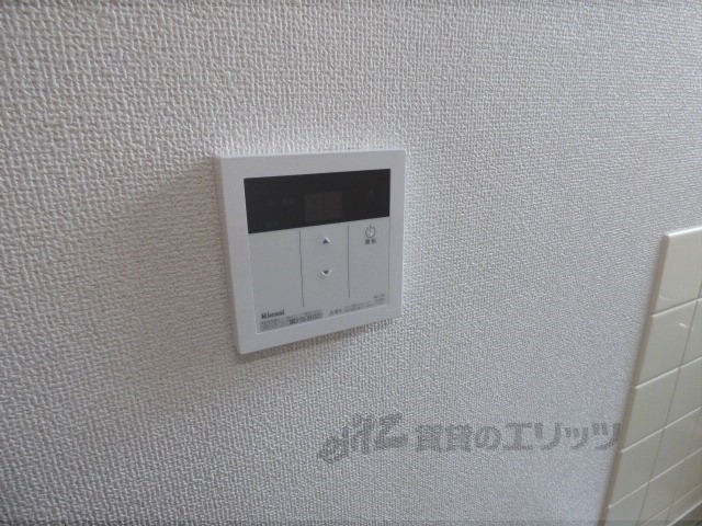 その他設備　給湯器リモコン