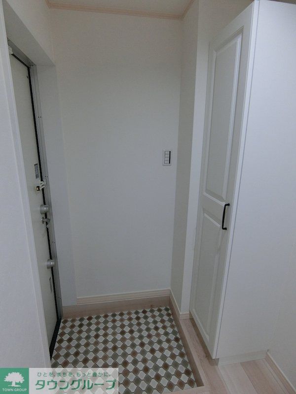 玄関　シューズボックスは棚の高さが調節可能でブーツも置けます！室…