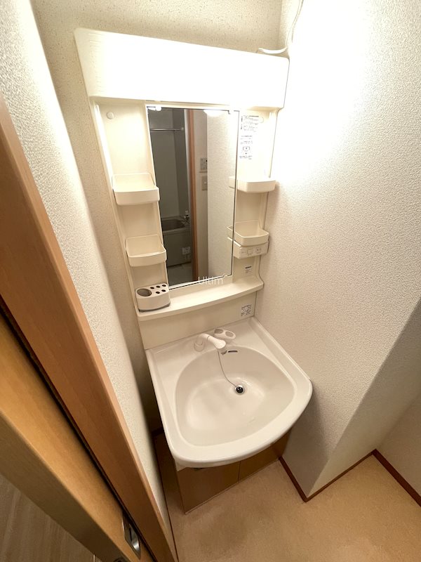 洗面設備　※同タイプの他のお部屋です