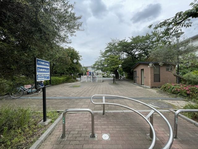 公園　中野区立若宮オリーブ公園（公園）まで1555m