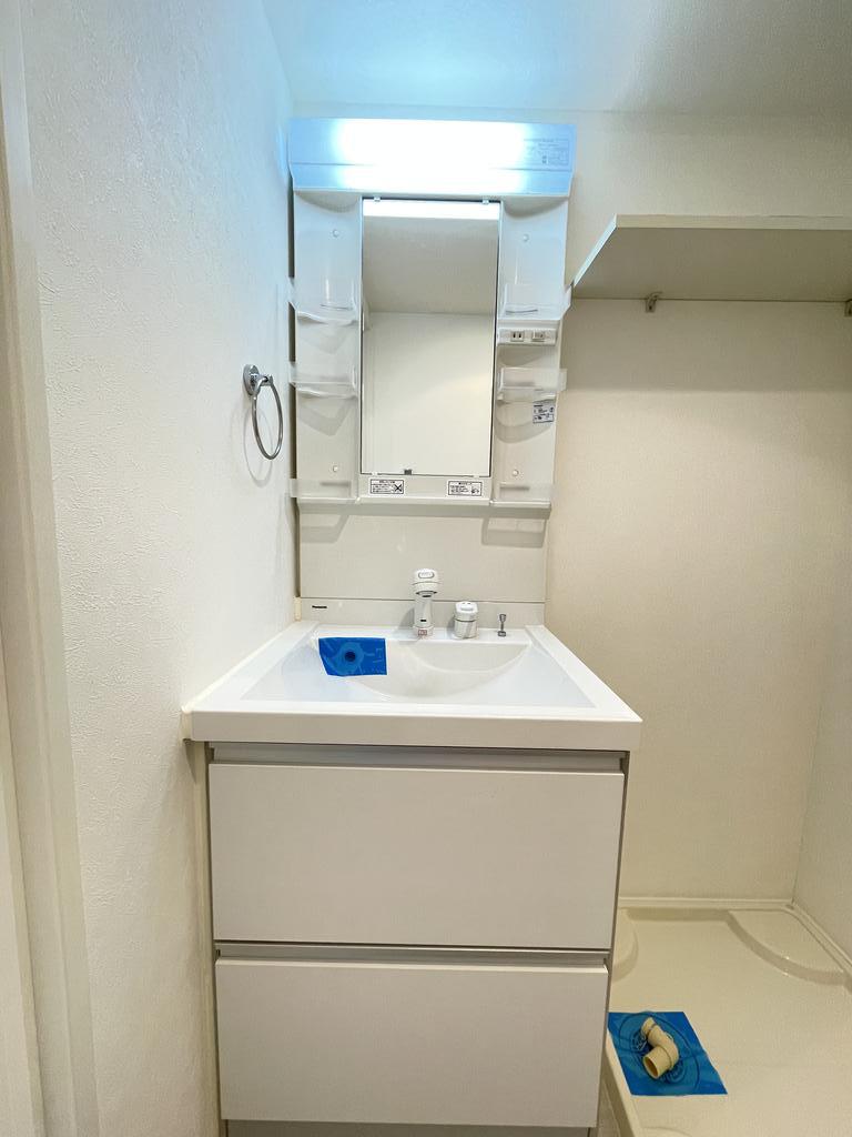 洗面設備　独立洗面化粧台付き