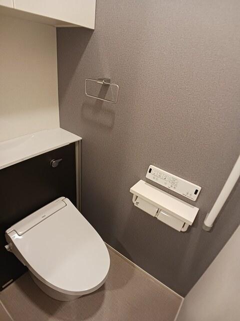 トイレ　温水洗浄便座