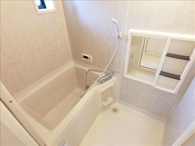 バス・シャワールーム　※同間取りタイプ写真