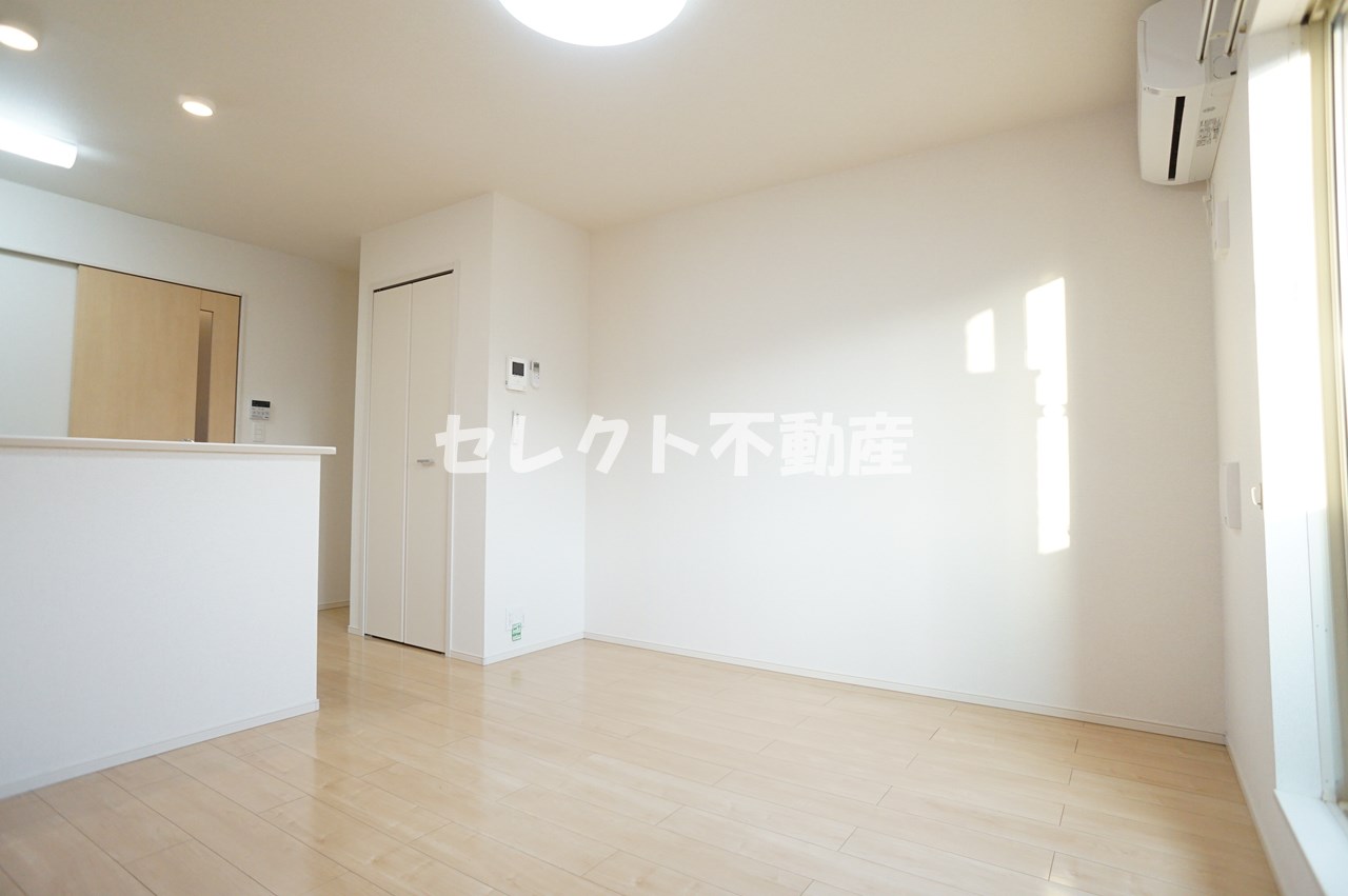 居室・リビング　【ハビタット】ゆったり過ごせるリビングです