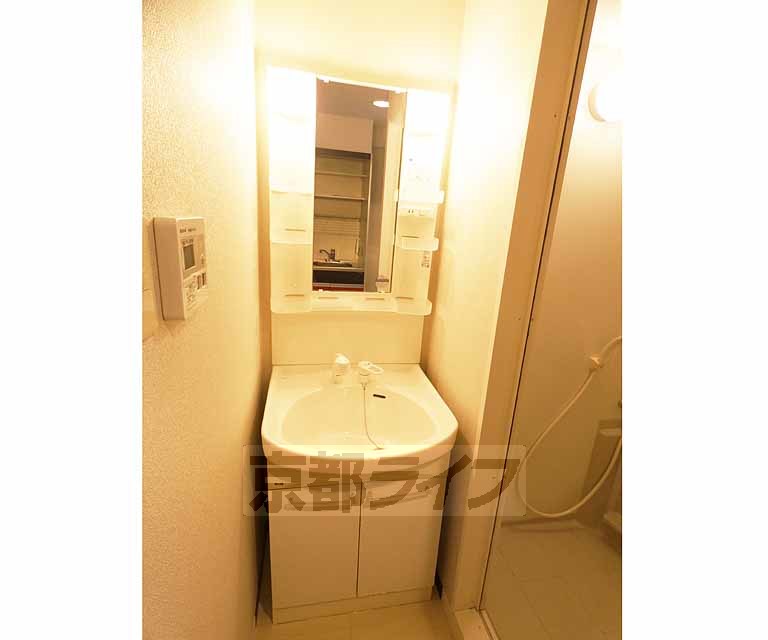 洗面設備　独立洗面台です。