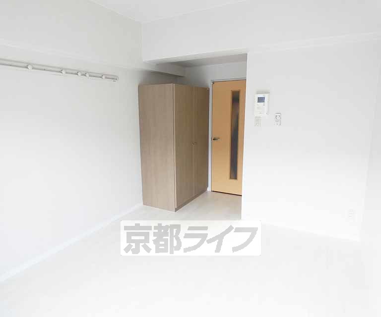 居室・リビング　綺麗なフローリングです。