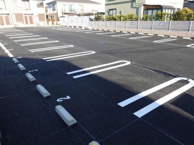 駐車場　駐車場