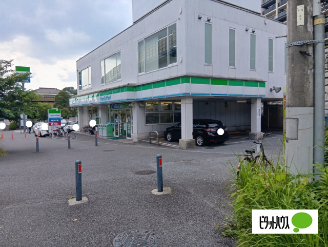 コンビニ　ファミリーマート横浜本牧店（コンビニ）まで894m