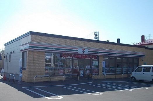 コンビニ　セブンイレブン神居３条店（コンビニ）まで450m