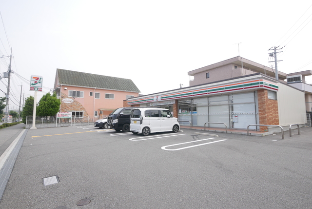 コンビニ　セブンイレブン　三田西山２丁目（コンビニ）まで134m