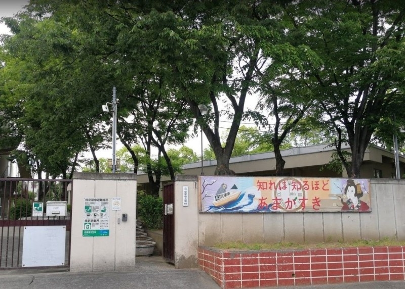 中学校　尼崎市立武庫東中学校（中学校）まで471m