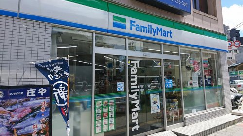コンビニ　ファミリーマート 横浜吉野町店（コンビニ）まで178m