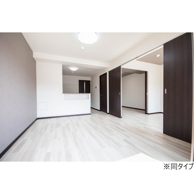 居室・リビング　同タイプ・別物件の写真です。