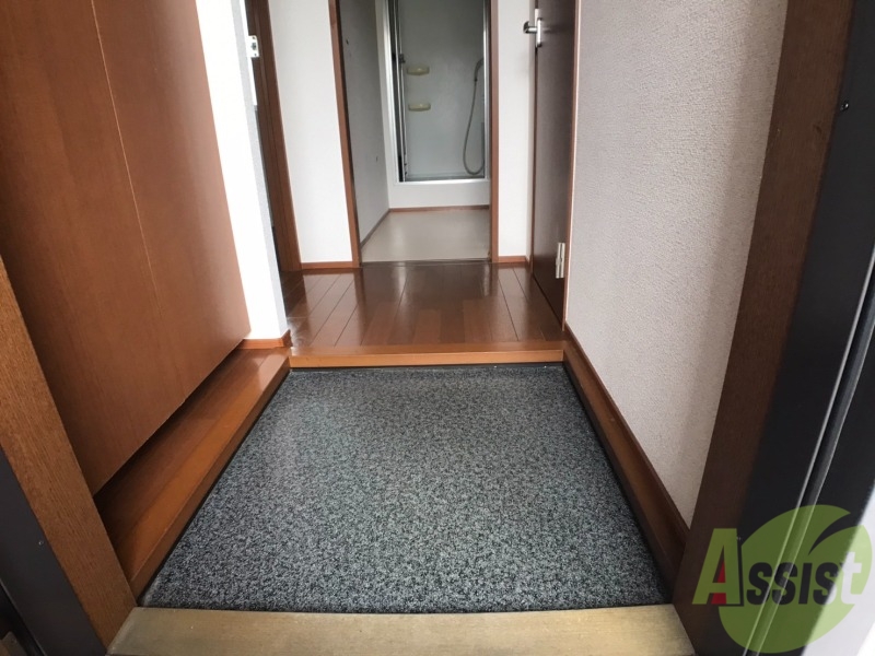 玄関　玄関から見た景色はこちらです。イメージできますか。