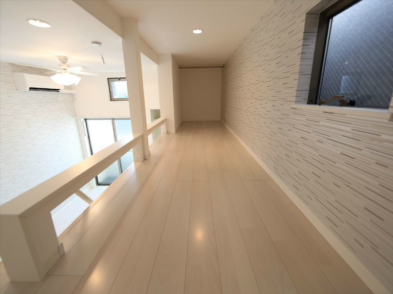 その他部屋・スペース　上階ロフト5.1帖（収納としてもお部屋としても使えます）
