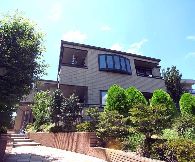 建物外観　賃貸らしからぬ外観ですね。