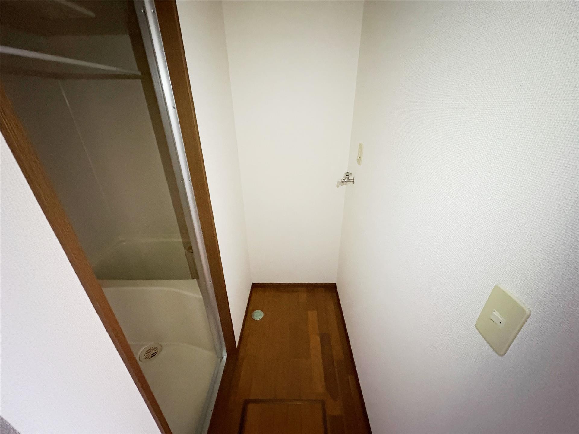 洗面設備　洗濯機置き場