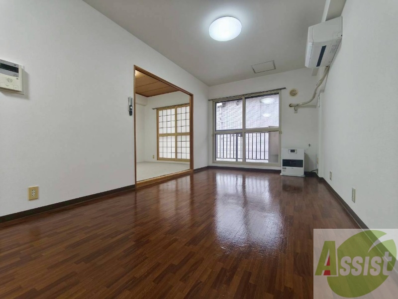 居室・リビング　広々としたリビングですね。使い勝手がよさそうですね！