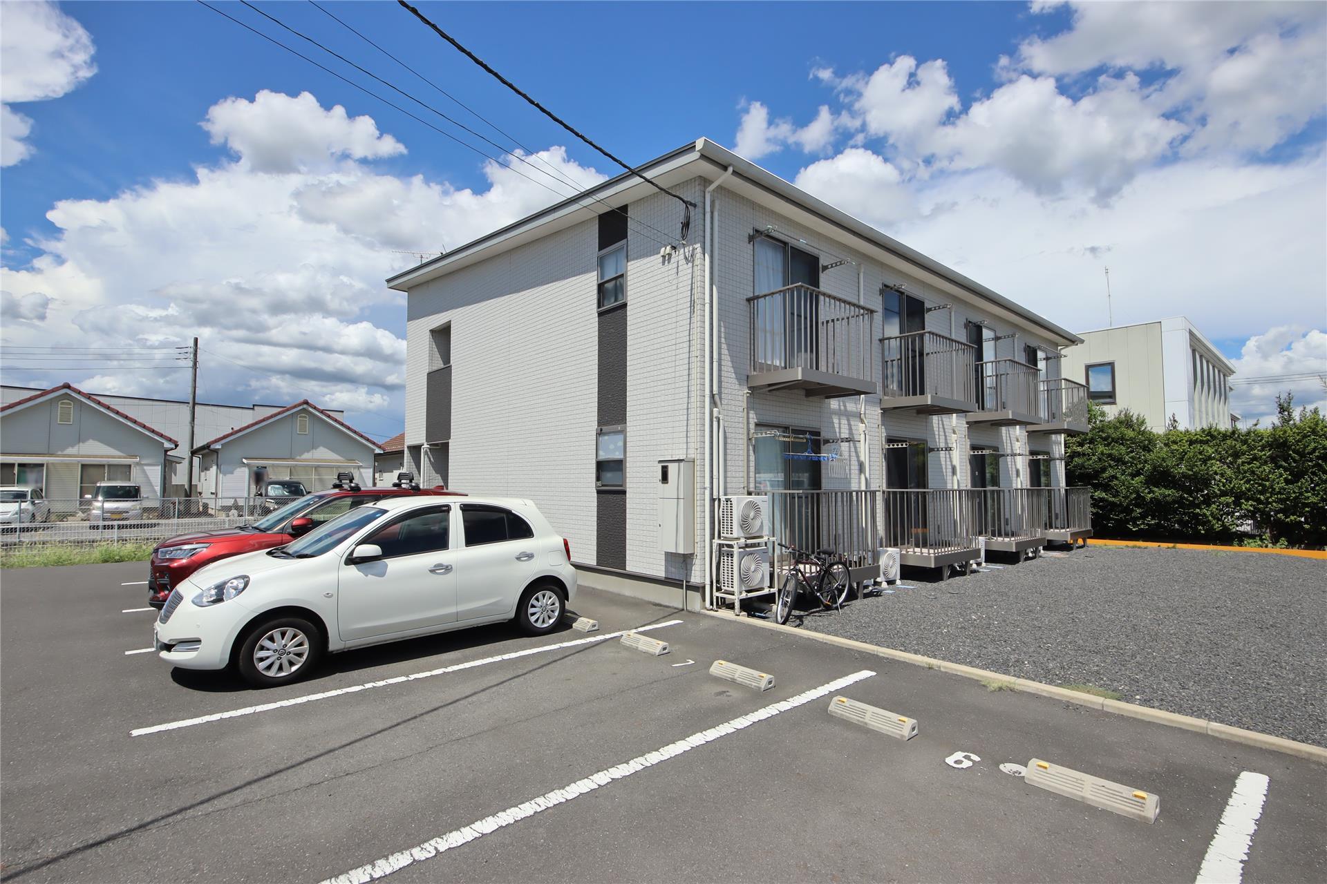 建物外観　コンビニや飲食店近くの便利な立地！