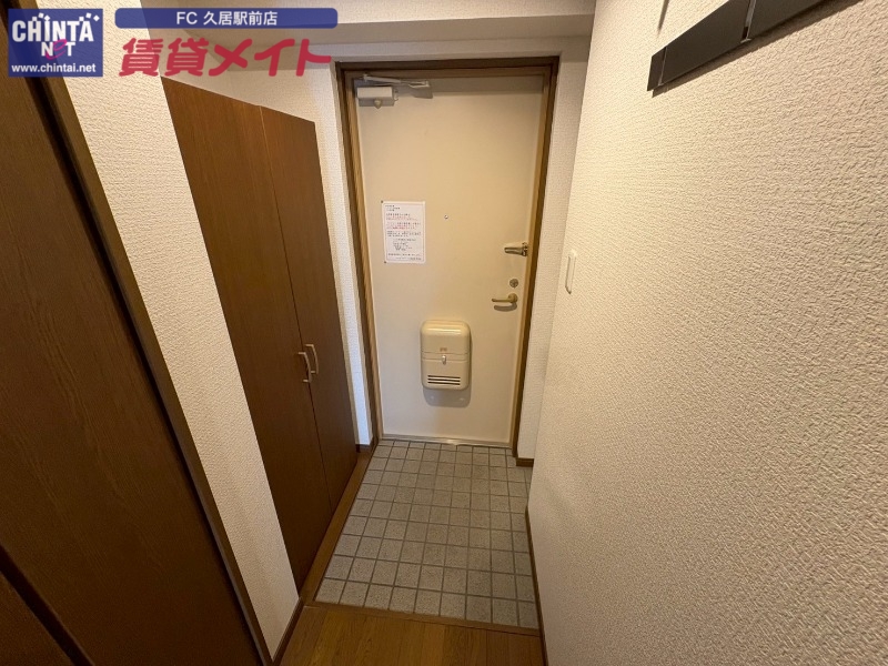 玄関　同物件別室画像