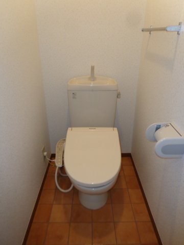 トイレ　温水洗浄暖房便座