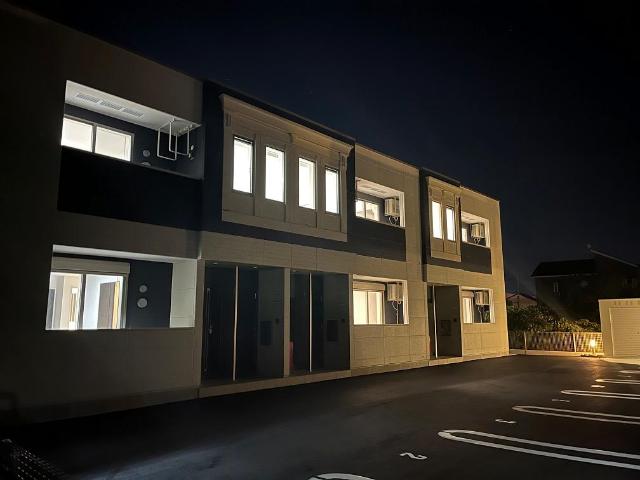 建物外観　外観写真（夜）