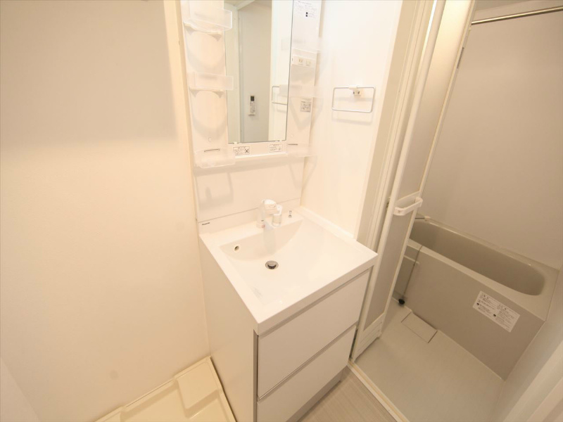 洗面設備　脱衣所　独立洗面台（シャンプードレッサー）洗濯機用意できます