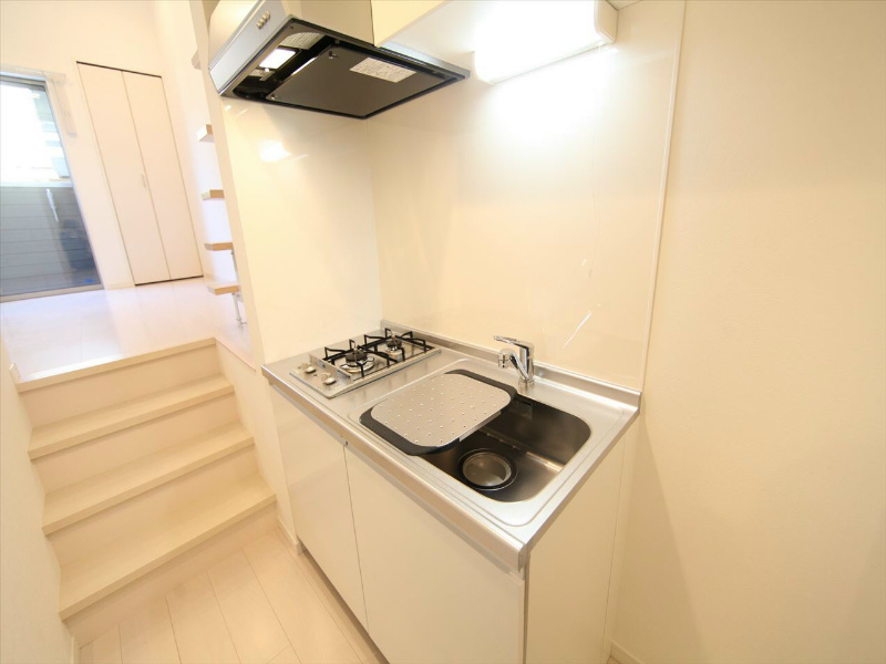 キッチン　システムキッチン（ガス2口）冷蔵庫・レンジ等ご用意できます