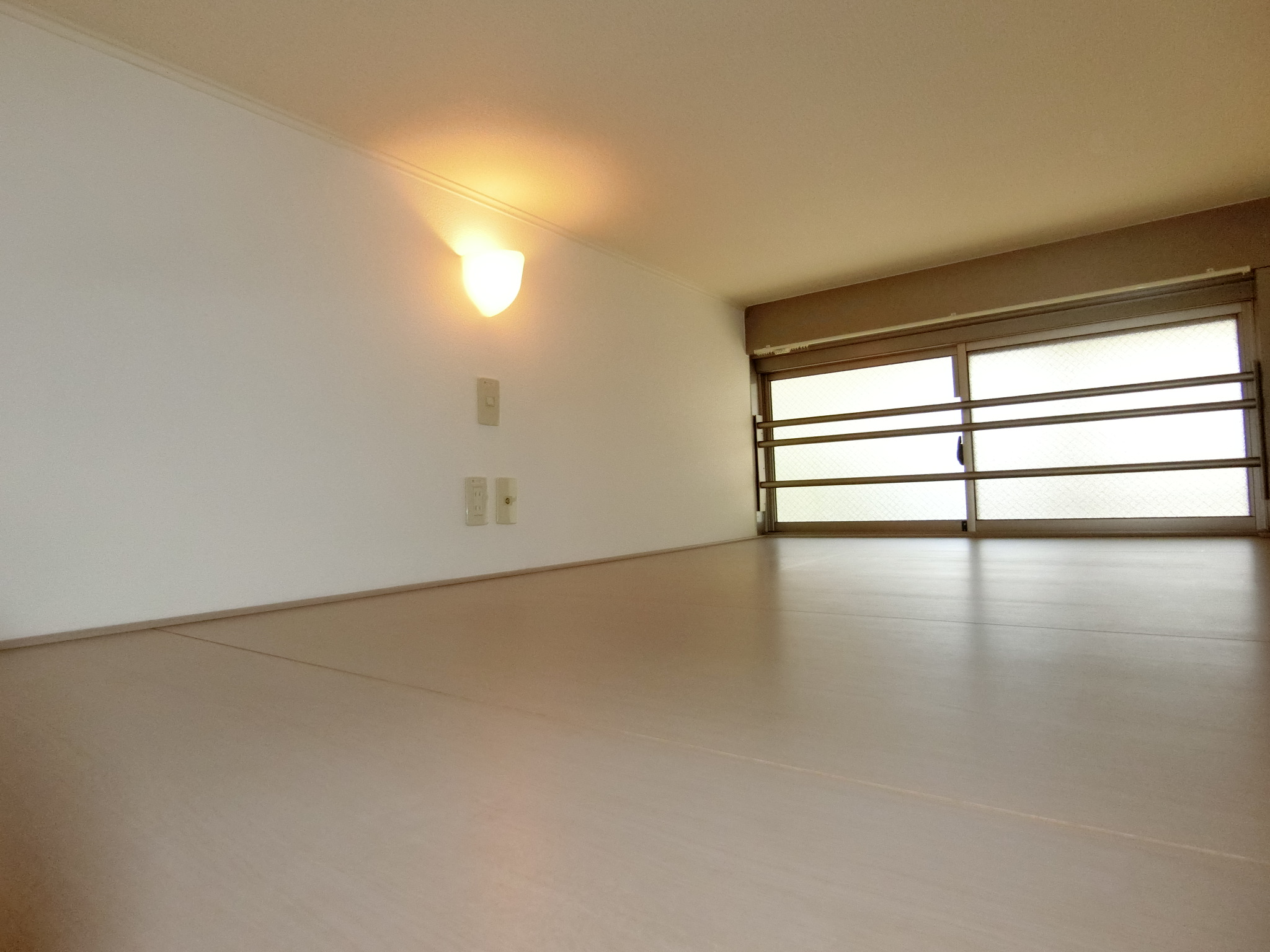 その他部屋・スペース　上部にベッドスペース（窓・照明・コンセント付）を完備です☆