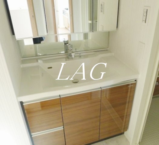 洗面設備　独立洗面台です。