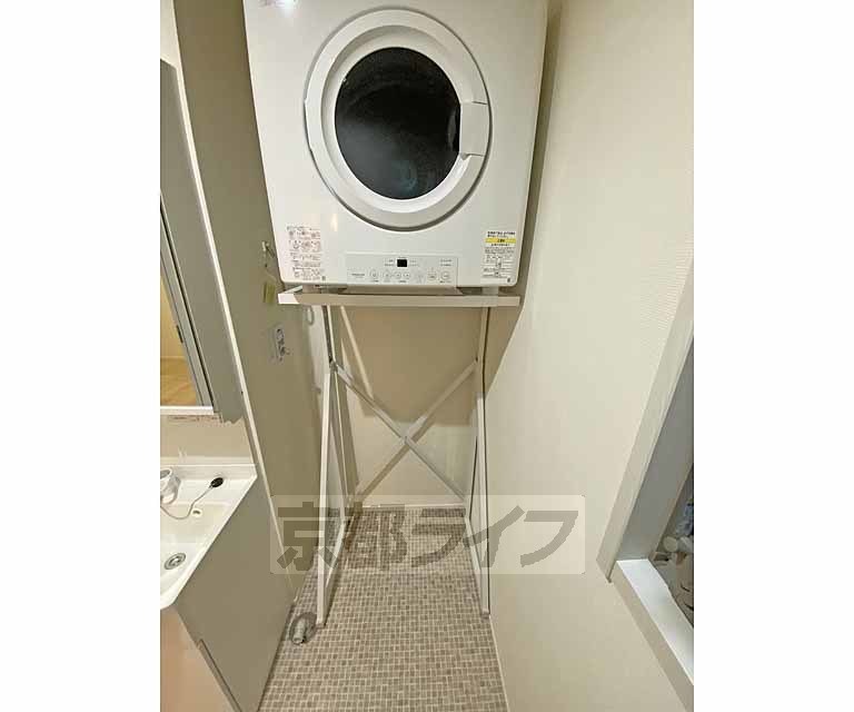 その他設備　洗濯機置き場です。ガス乾燥機が設備であるので洗濯機能の...