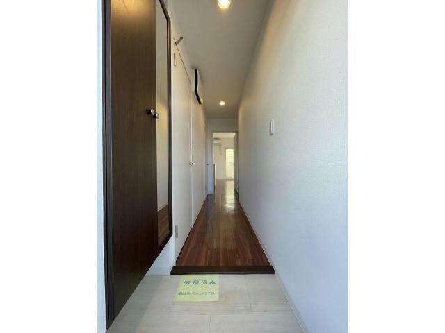 玄関　写真は他の号室です