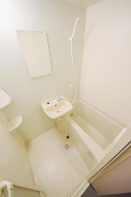 バス・シャワールーム　★お風呂で一日の疲れを癒してください★