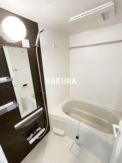 バス・シャワールーム　ご家族や長時間入浴に便利な追い炊き機能付きです♪