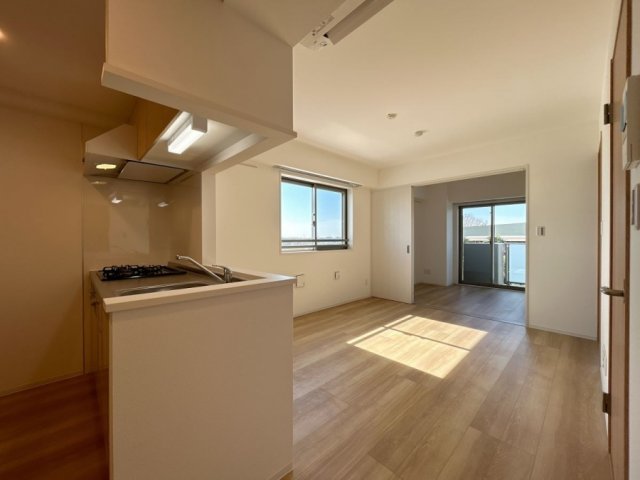 居室・リビング　使いやすい形の為、レイアウトを楽しめます♪