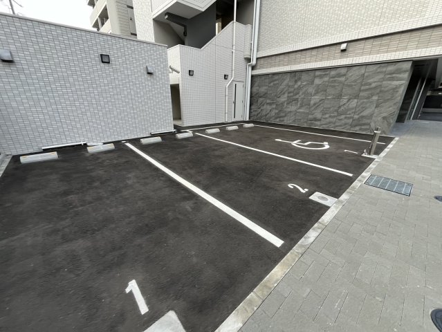 駐車場　車をお持ちの方に嬉しい駐車場付きの物件です