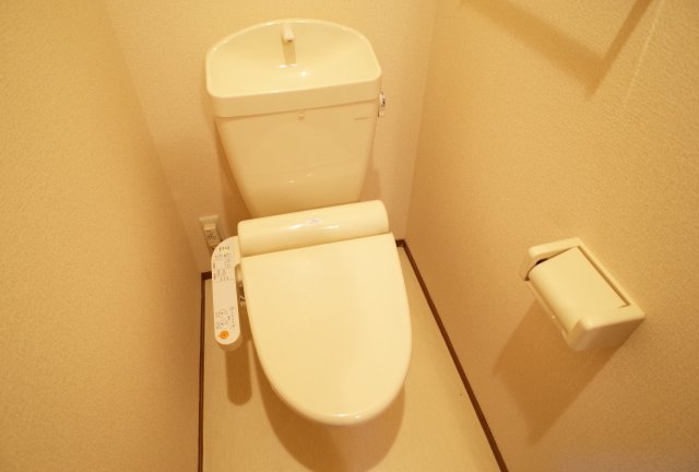 トイレ　温水洗浄便座