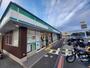 コンビニ　ファミリーマート 八幡美濃山店（コンビニ）まで1037m