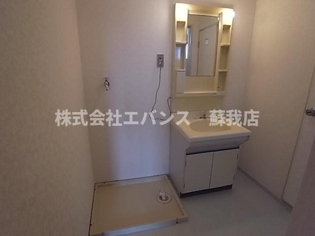 洗面設備　脱衣スペースもあります