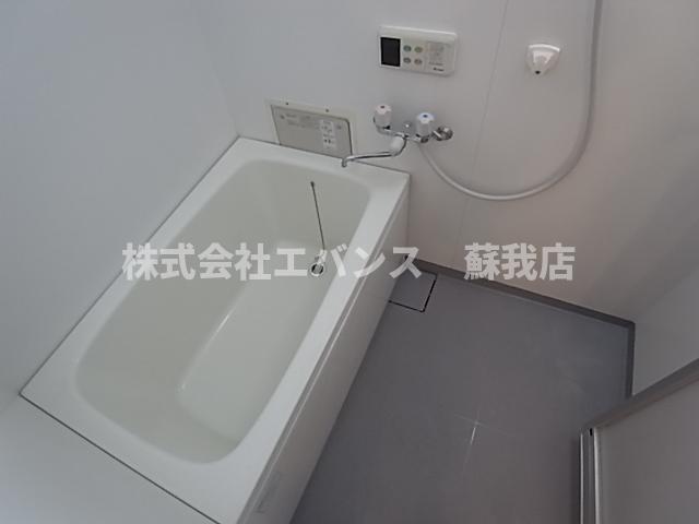 バス・シャワールーム　落ち着いた空間のお風呂です