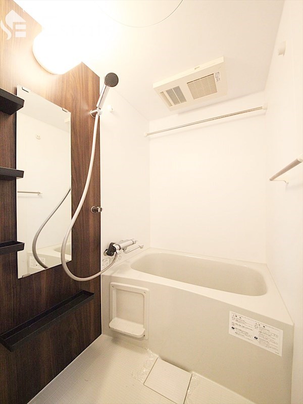 バス・シャワールーム　バスルーム