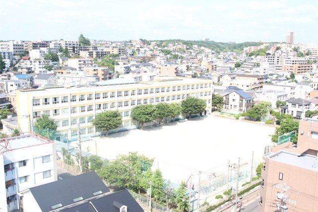 小学校　名古屋市立東山小学校（小学校）まで563m