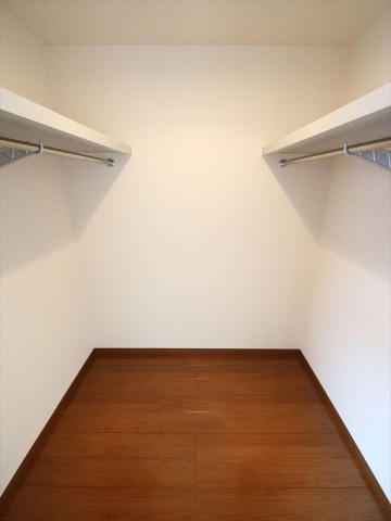 収納　広々ウォークインクローゼット