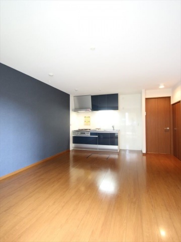 居室・リビング　10.5帖リビング　南向きで明るいお部屋　エアコン付