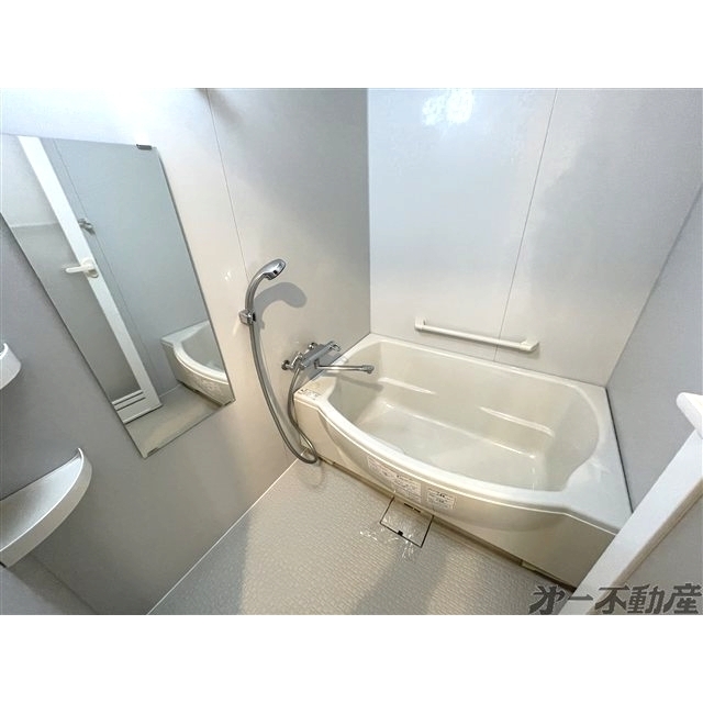 バス・シャワールーム　バスルーム