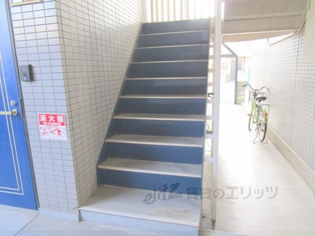 セキュリティ　階段