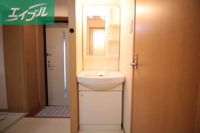 洗面設備　別のお部屋の写真です。実際とは異なります。