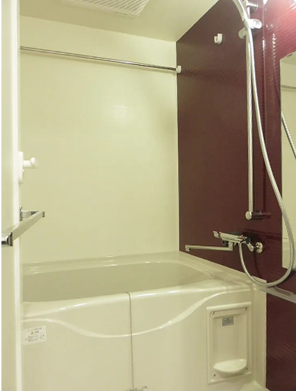 バス・シャワールーム　落ち着いた空間のお風呂です