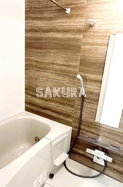 バス・シャワールーム　雨の日でも安心の浴室乾燥機付きです♪